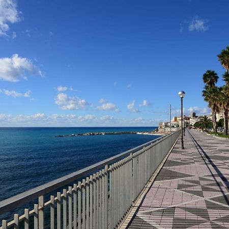 B&B Lungomare Диаманте Экстерьер фото
